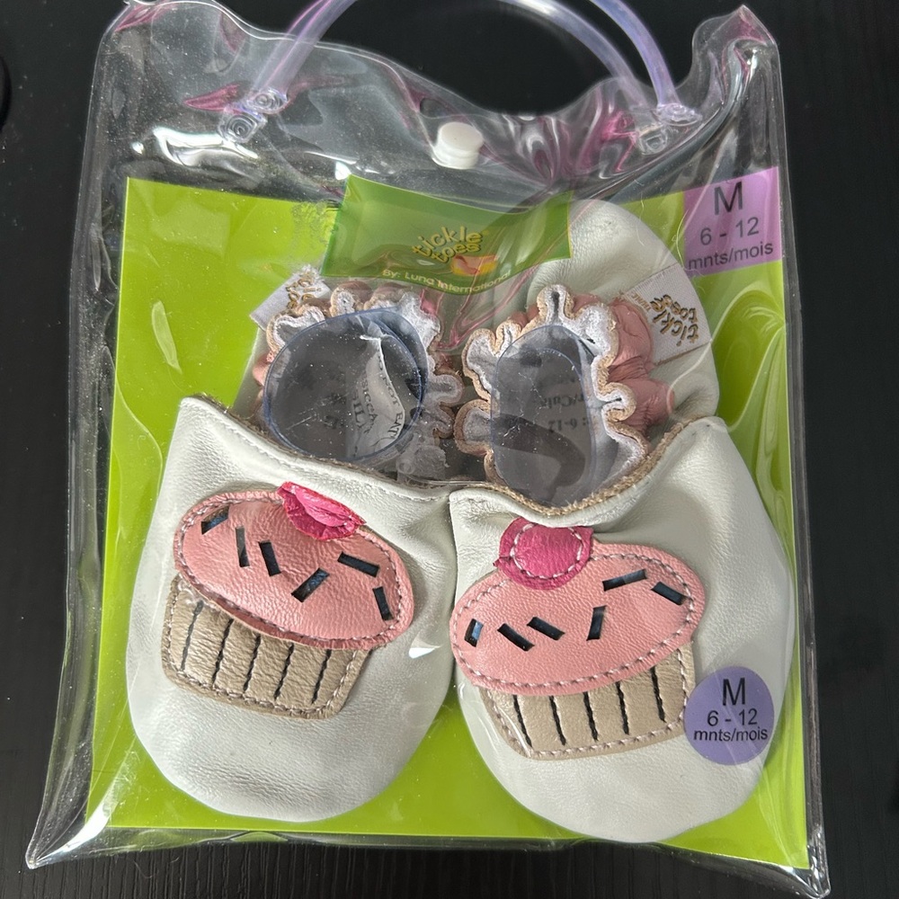 NWT Twinkle Toes White and Pink Cupcake Baby Shoes